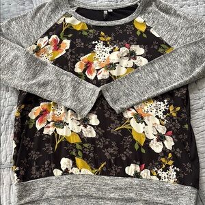 Floral Print Top with Gray Trim